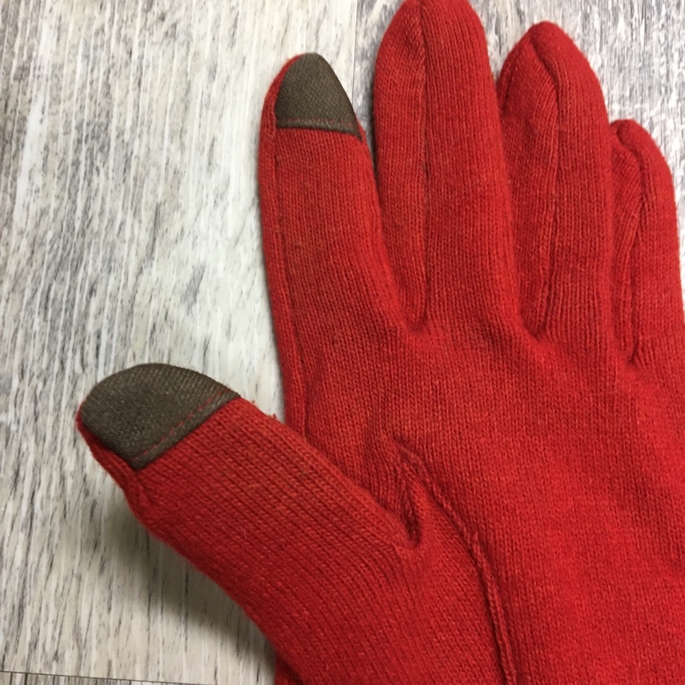 ModCloth red tech gloves. - Picture 3 of 3